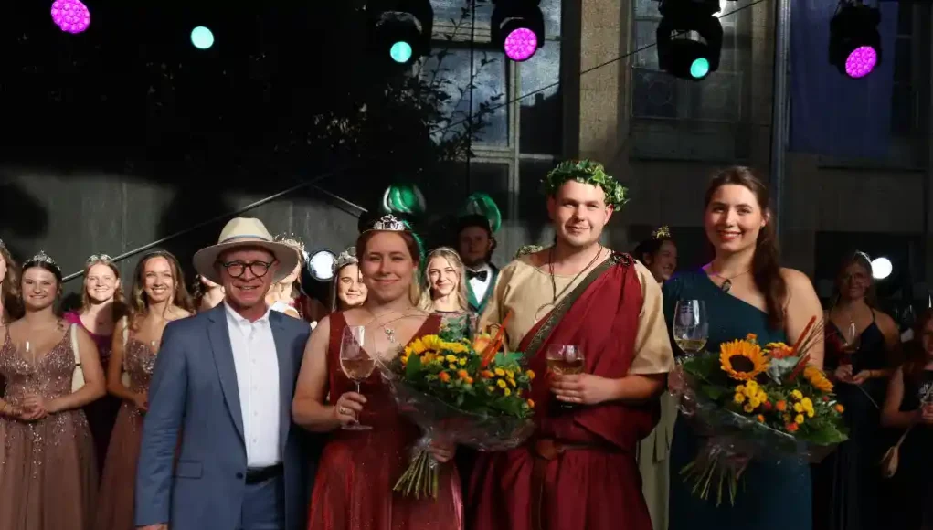 Bopparder Weinkönigin - Rebekka Perll Bopparder Weinkönigin - Rebekka Perll