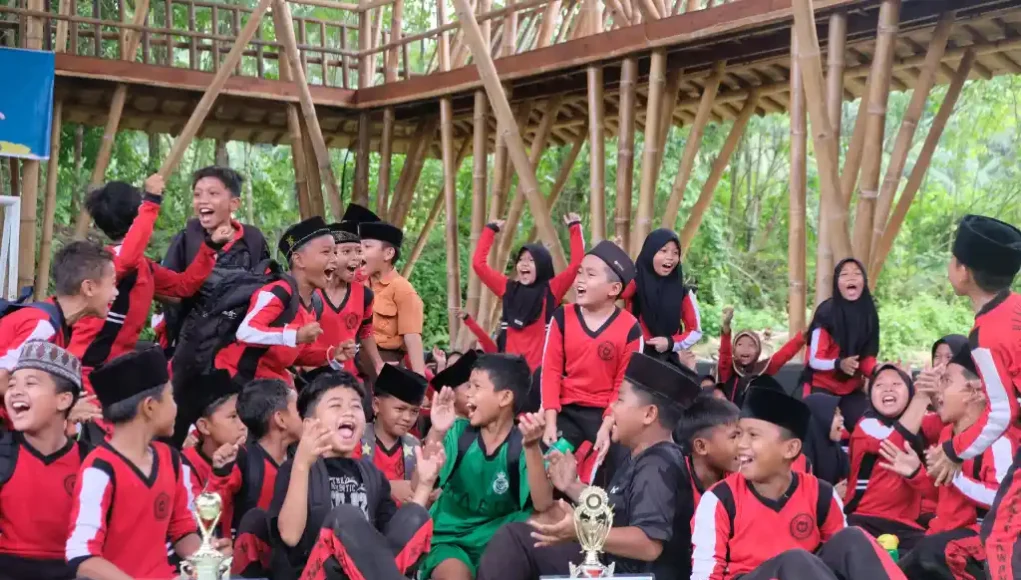 Project Wings - Fußballnachwuchs in Indonesien