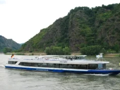 Große schwimmende Weinprobe auf dem Rhein Rheinschiff Elegance