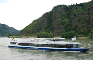 Große schwimmende Weinprobe auf dem Rhein Rheinschiff Elegance