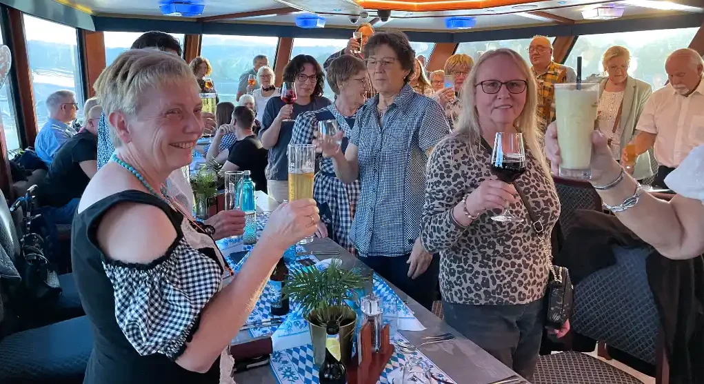 Frohsinn auf dem Rhein unterwegs Frohsinn auf dem Rhein unterwegs