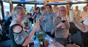 Frohsinn auf dem Rhein unterwegs