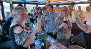 Frohsinn auf dem Rhein unterwegs