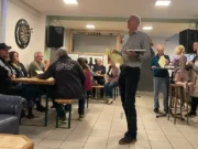 Neue Quiz-Freunde beim Kneipen-Quiz Neue Quiz-Freunde beim Kneipen-Quiz