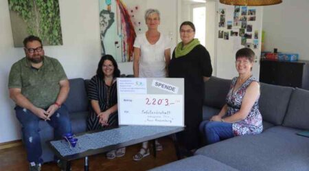 Förderverein spendet Relax-Couch für Haus Niedersburg