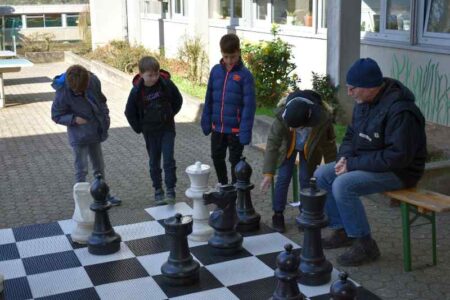 JBS-Boppard Osterferienbetreuung: Schach spielen