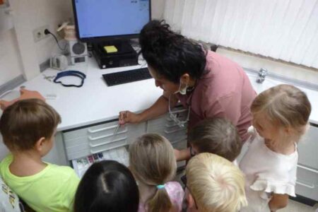 Kindertagesstätte Weiler: Zu Besuch bei der Zahnarztpraxis Dr. Klossok-Niethammer in Bad Salzig