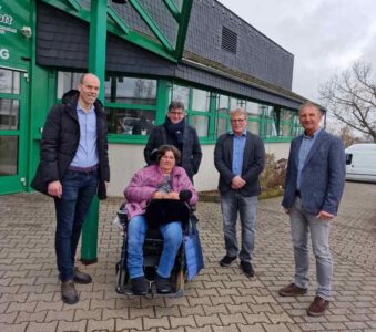 Landrat Volker Boch besichtigt Rhein-Mosel-Werkstatt in Kastellaun