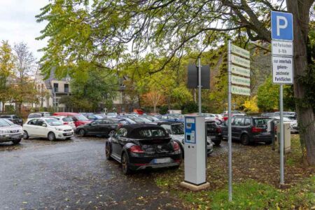 Parkscheinautomat: Parkplatz unterhalb der Polizei in Boppard