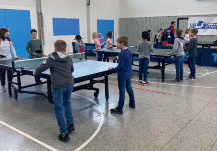 Tischtennismobil an der Grundschule Boppard-Buchholz