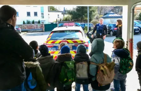 Vorschulkinder der Kita Weiler besuchen die Polizei Boppard