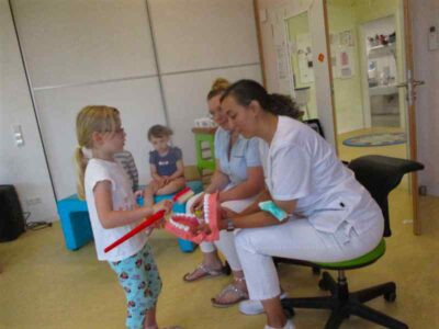 Zahnarztbesuch in der Kita Kleines Abenteuer in Boppard-Buchholz